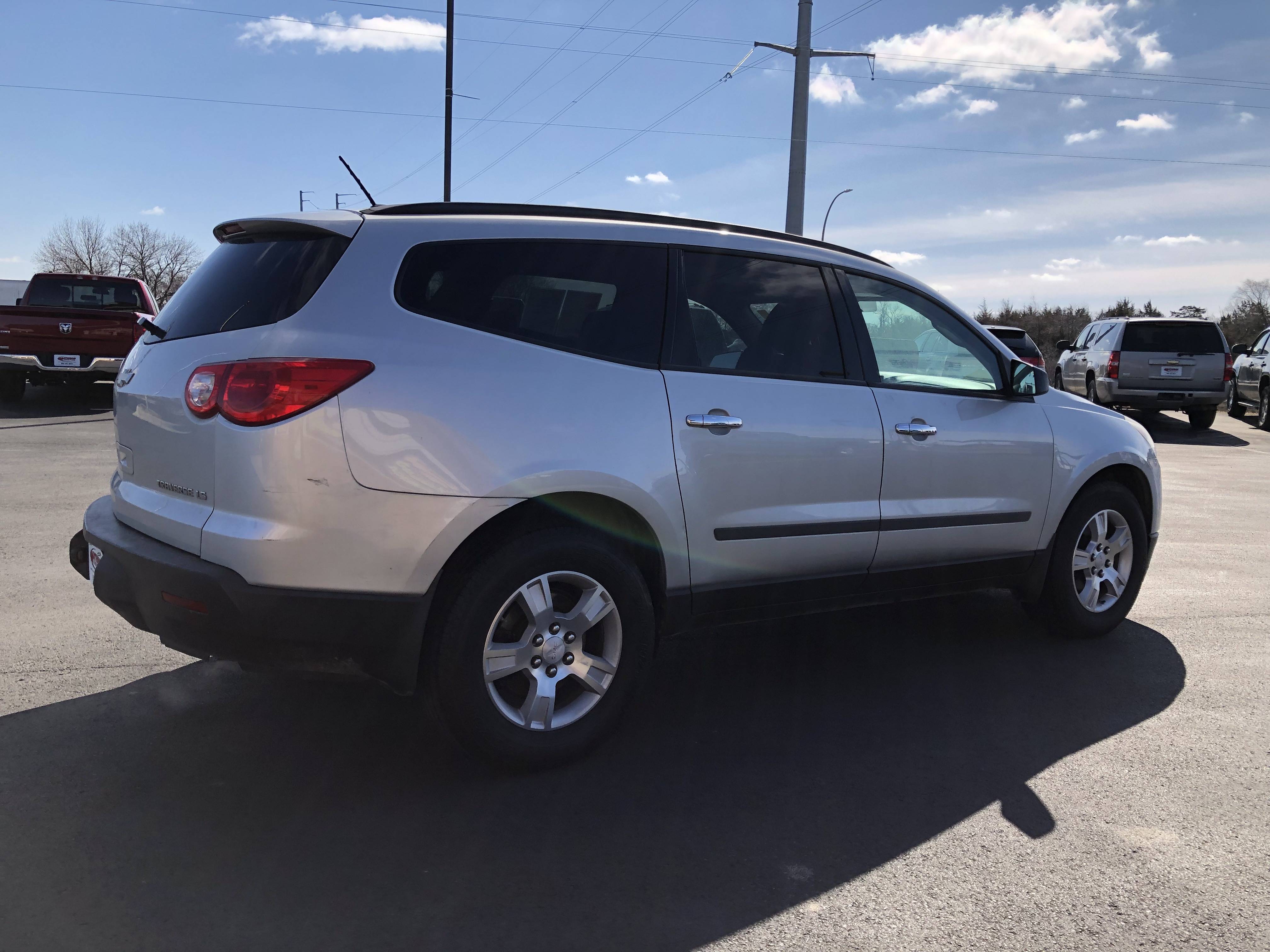 JP Motors Inc DBA Mathison Motors - Used vehicle - SUV Chevrolet Traverse 2010