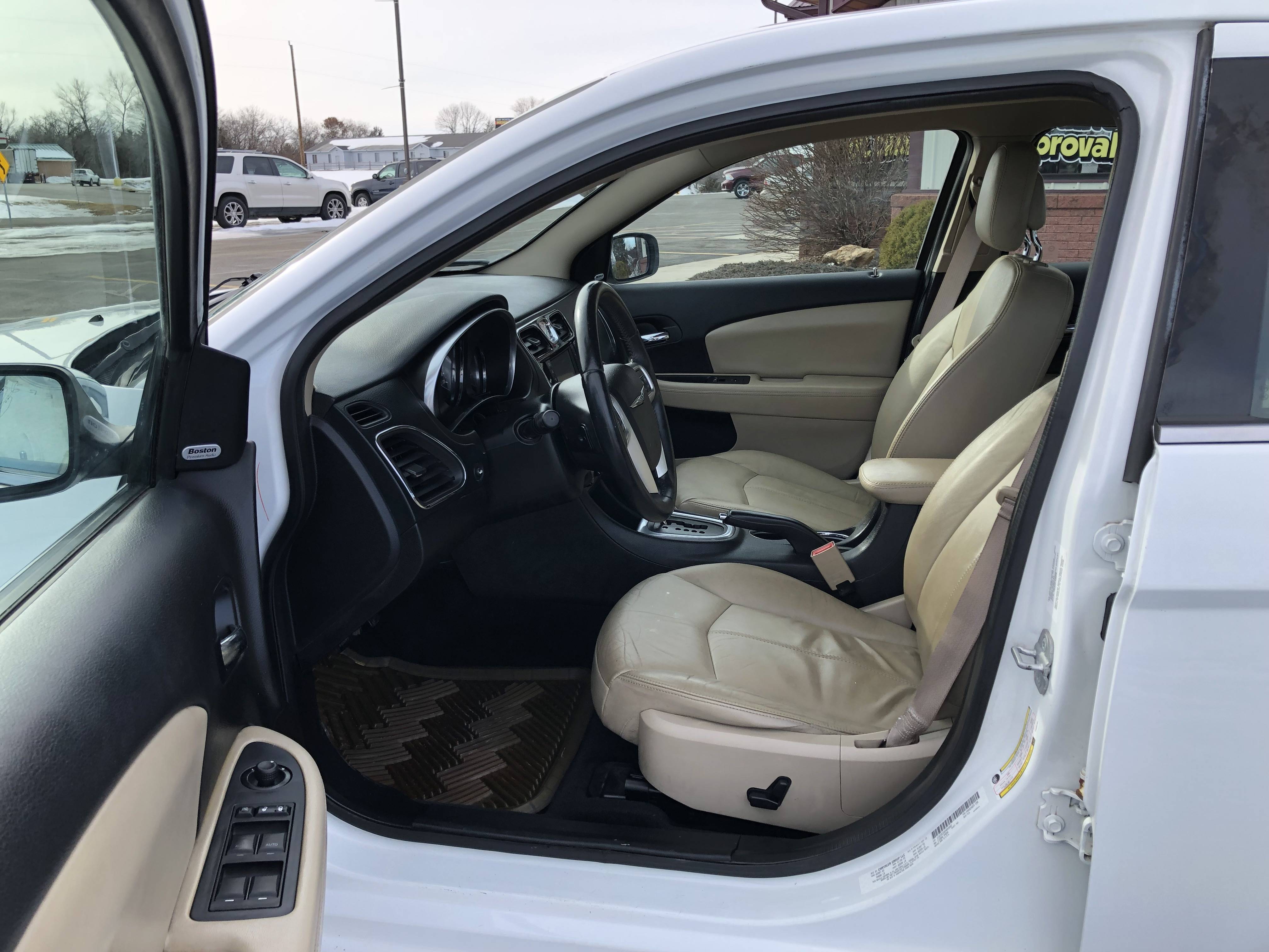 JP Motors Inc DBA Mathison Motors - Used vehicle - Sedan Chrysler 200 2013