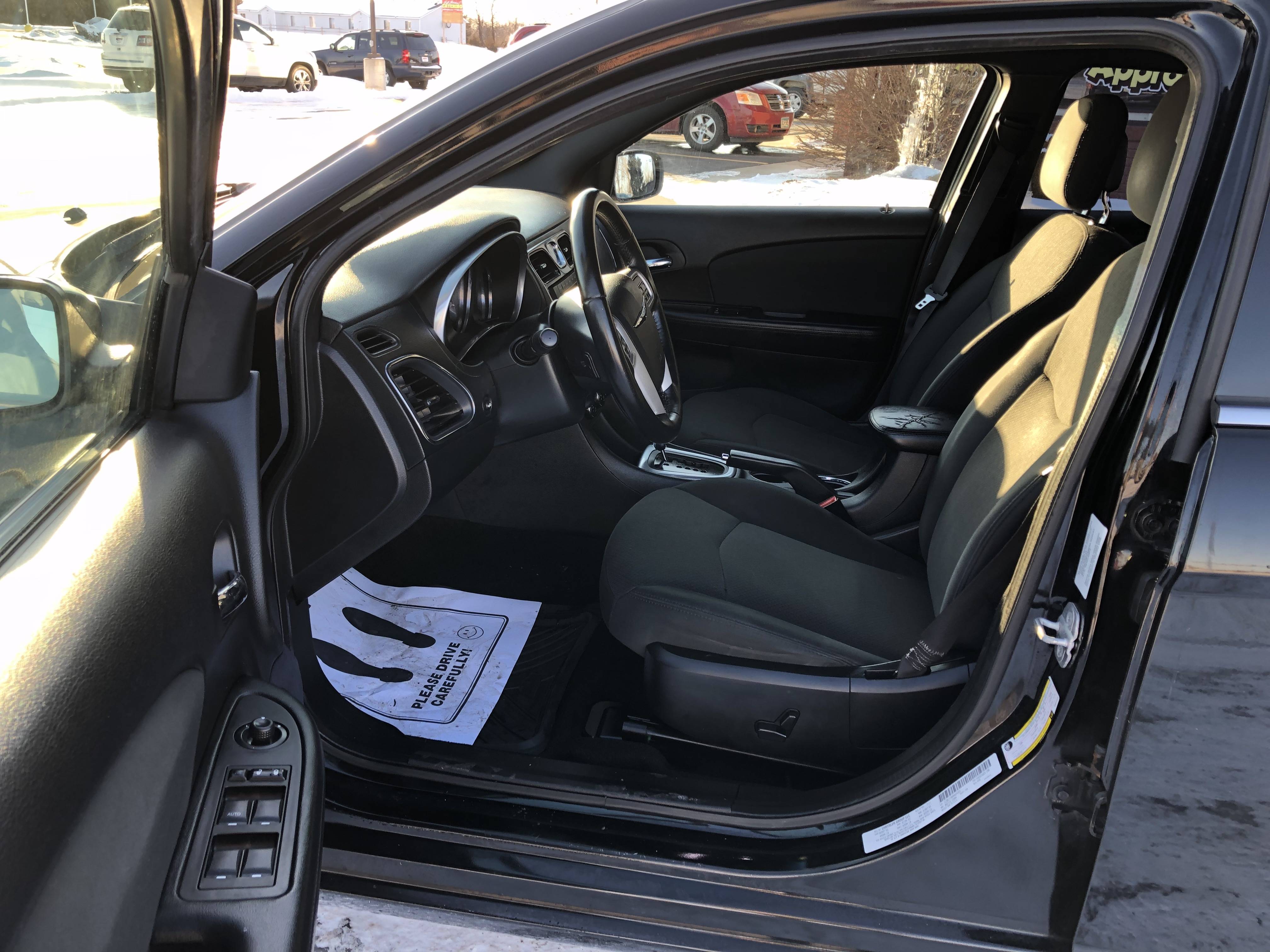 JP Motors Inc DBA Mathison Motors - Used vehicle - Sedan Chrysler 200 2011