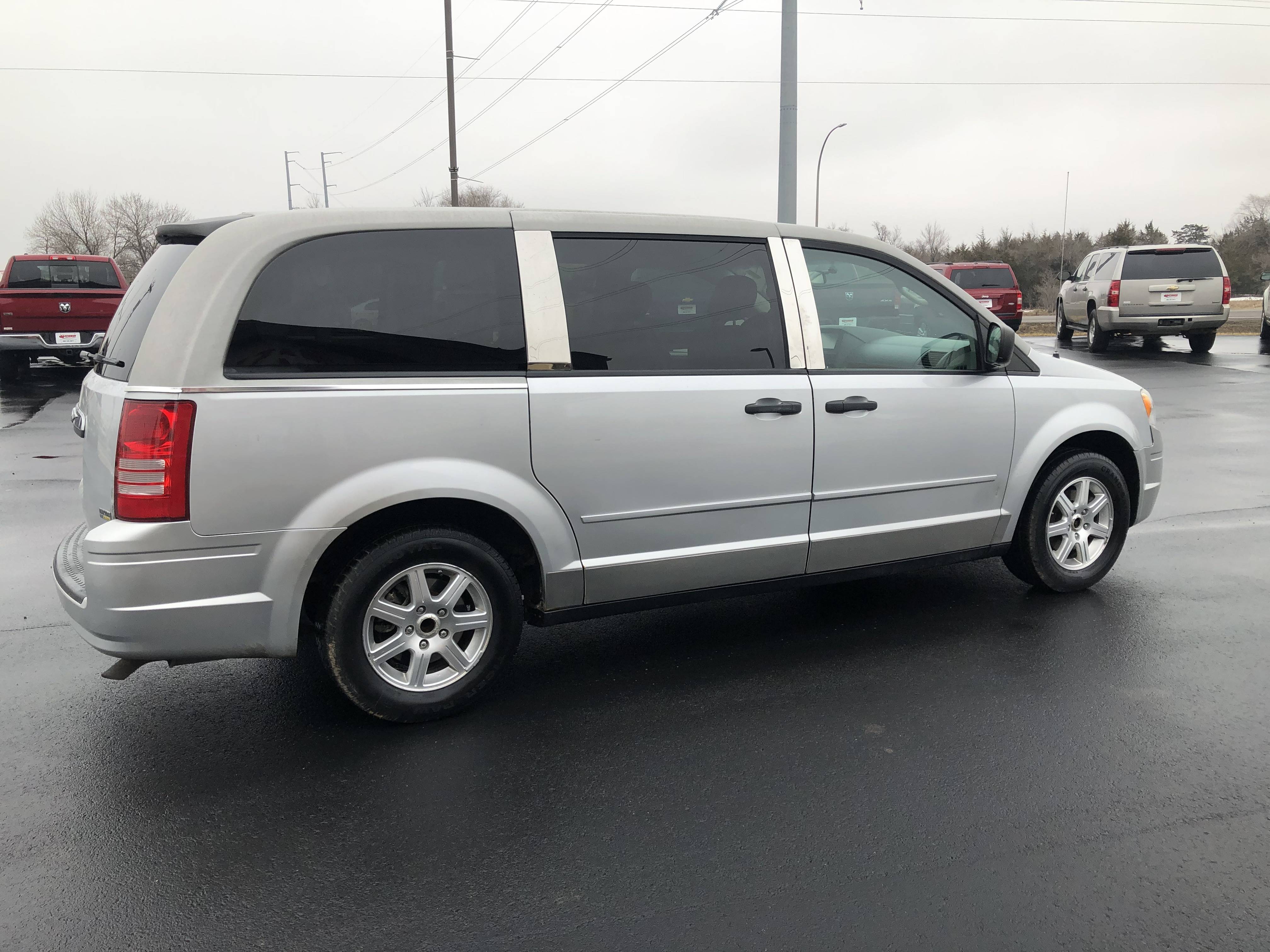 JP Motors Inc DBA Mathison Motors - Used vehicle - Passenger Van CHRYSLER TOWN AND COUNTRY 2008