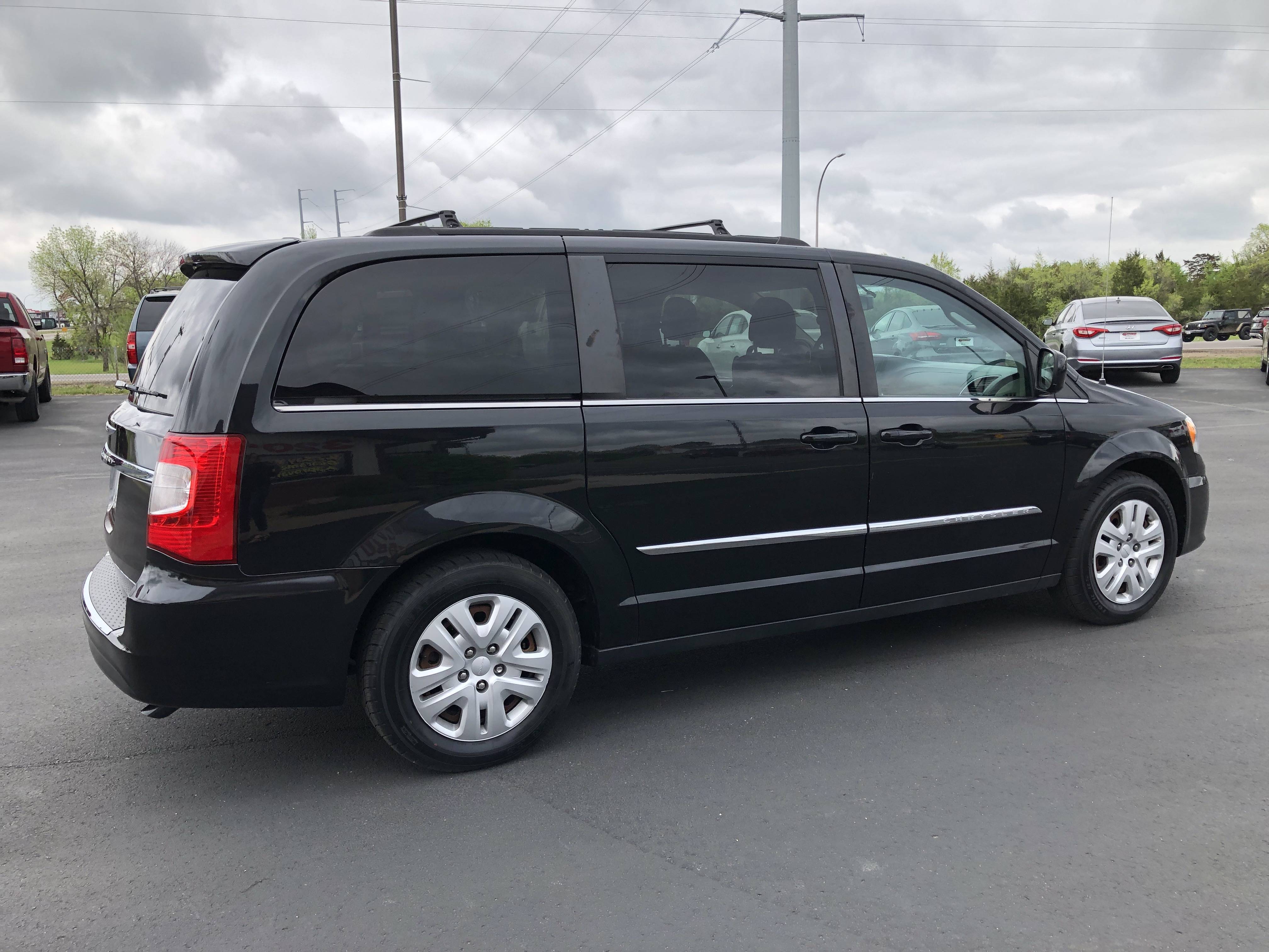 JP Motors Inc DBA Mathison Motors - Used vehicle - Passenger Van Chrysler Town AND Country 2016