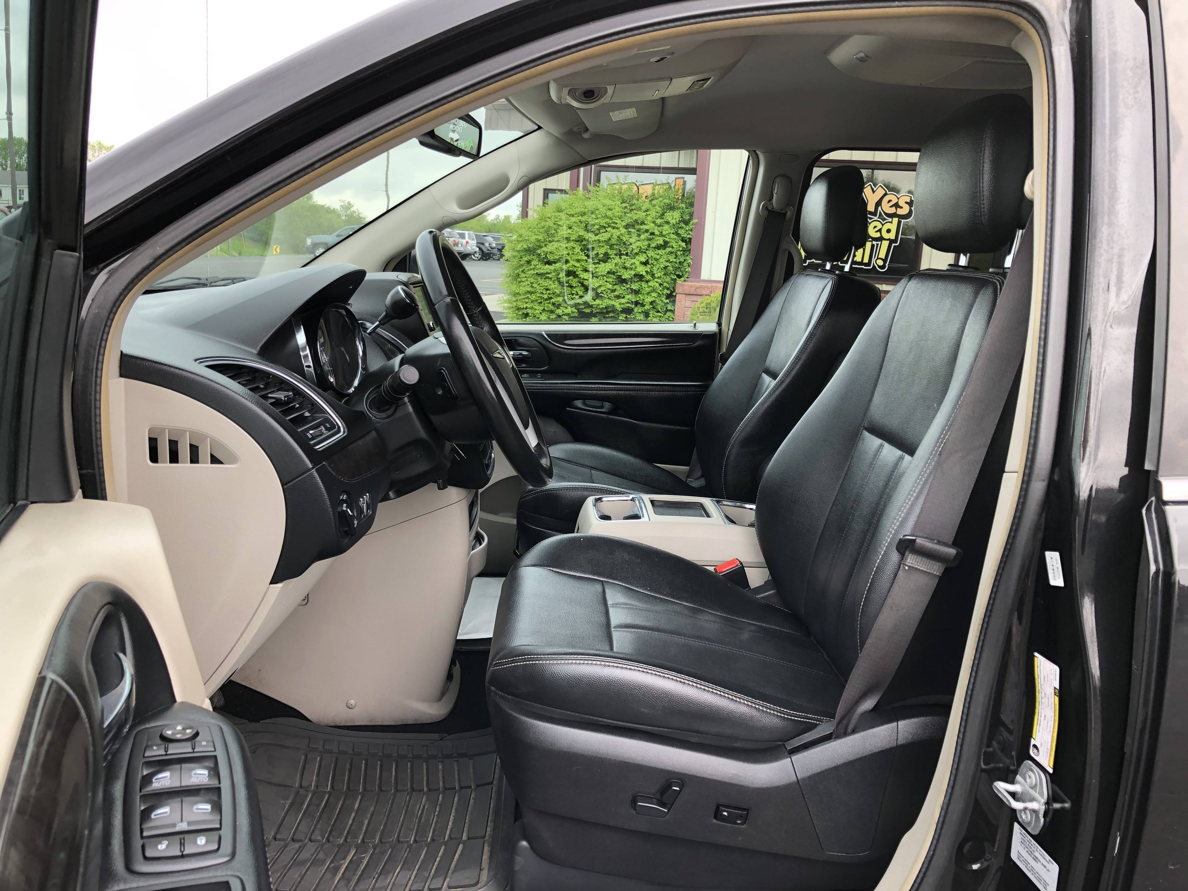 JP Motors Inc DBA Mathison Motors - Used vehicle - Passenger Van Chrysler Town AND Country 2016