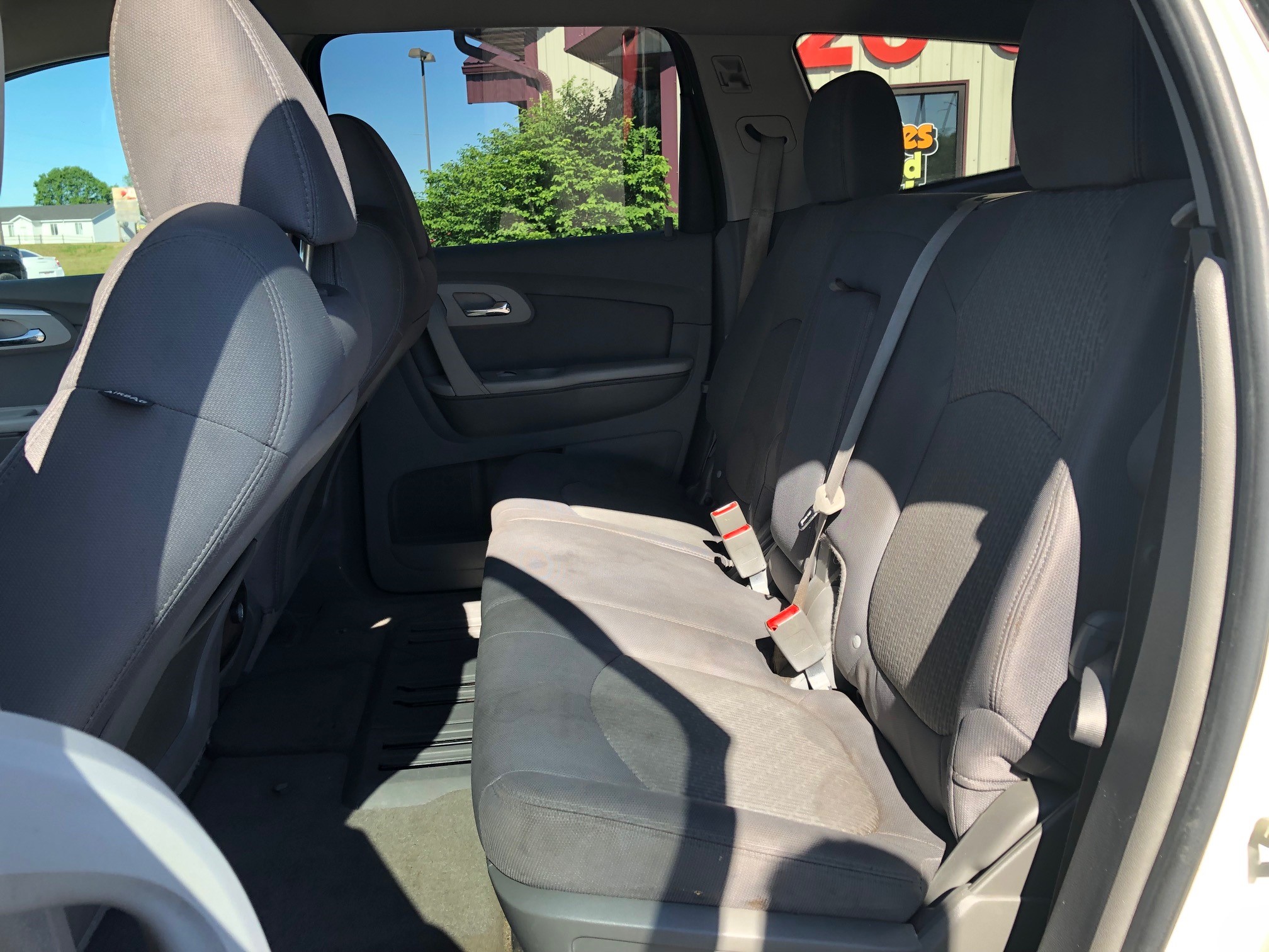 JP Motors Inc DBA Mathison Motors - Used vehicle - SUV CHEVROLET TRAVERSE 2011