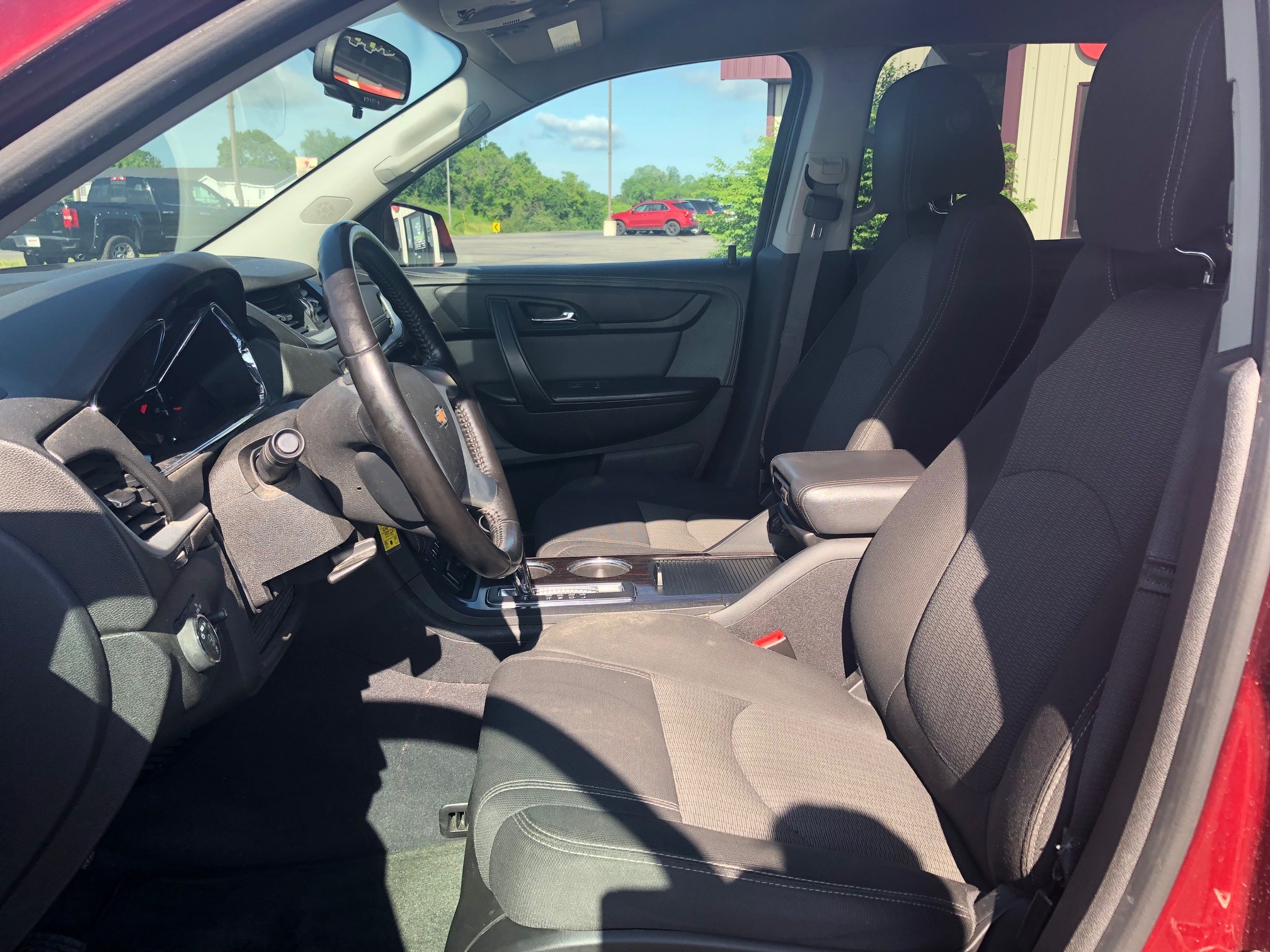 JP Motors Inc DBA Mathison Motors - Used vehicle - SUV CHEVROLET TRAVERSE 2015