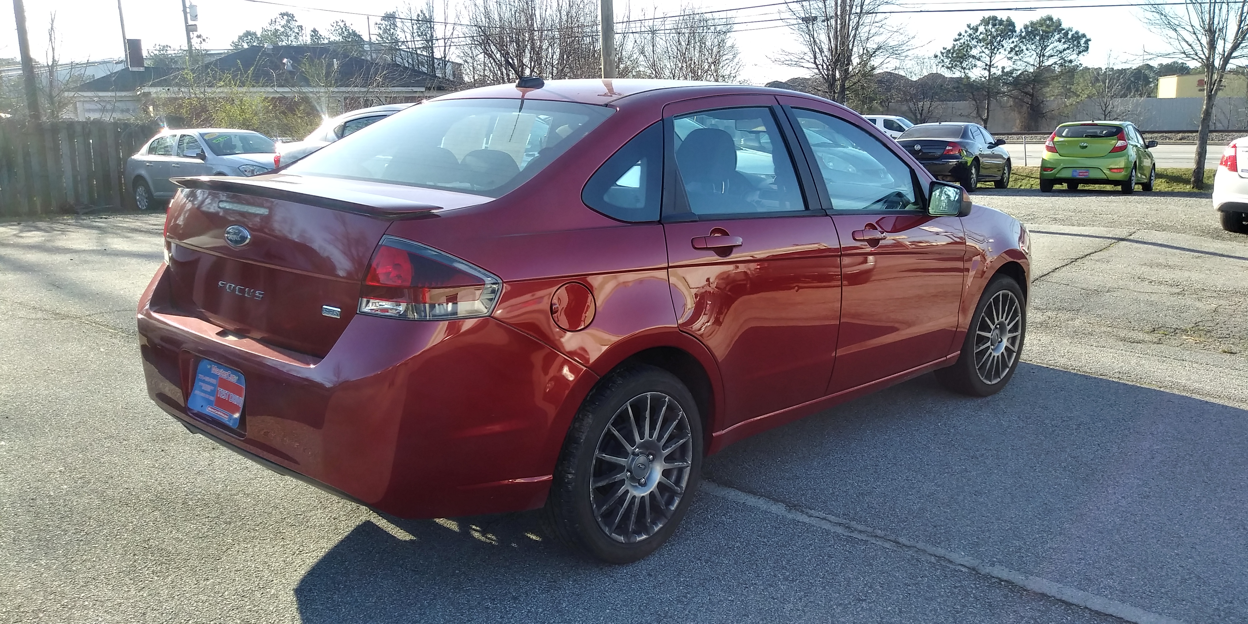 MASTERCARS AUTO GROUP INC. - Used vehicle - Sedan FORD FOCUS 2010