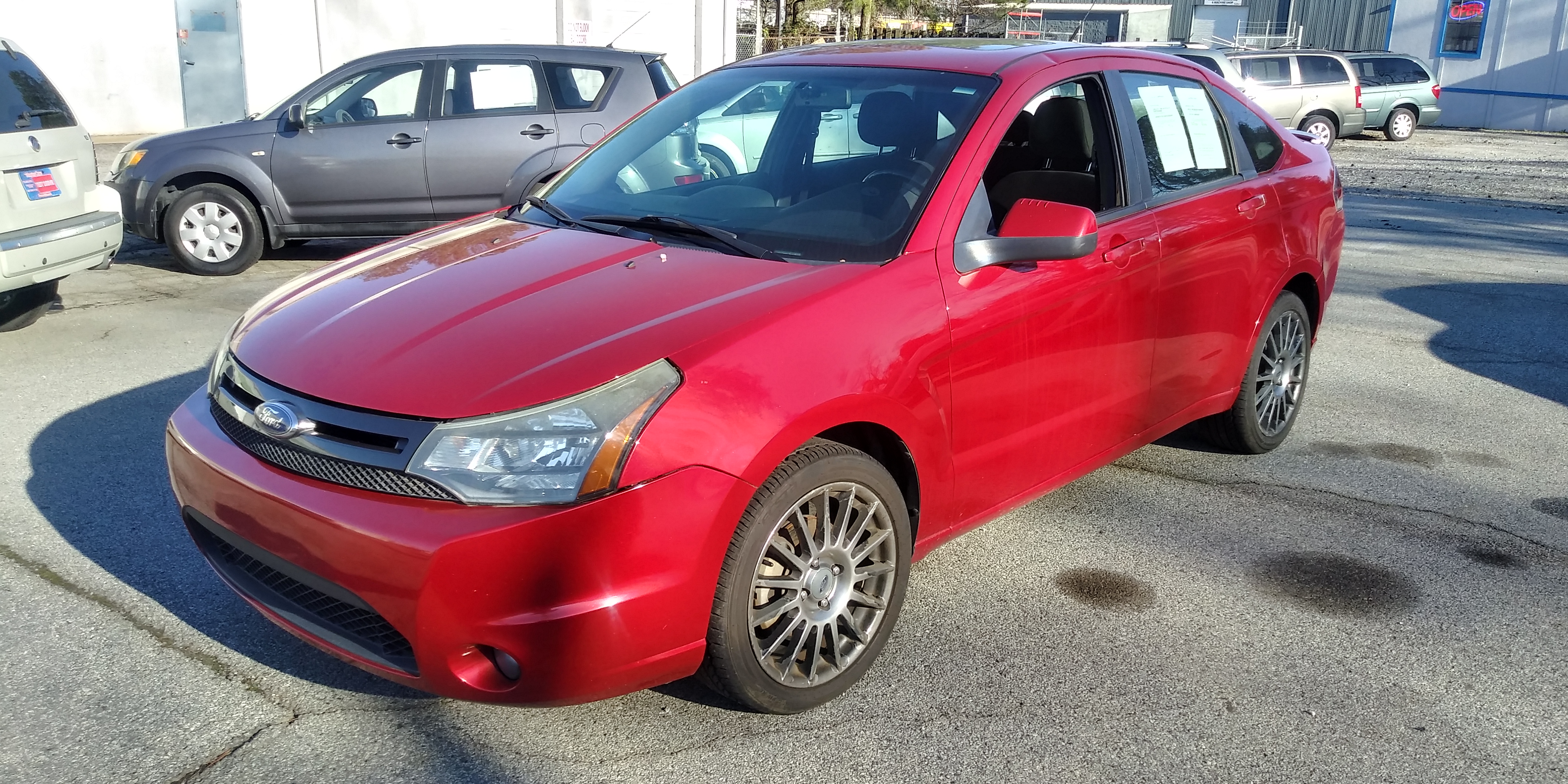 MASTERCARS AUTO GROUP INC. - Used vehicle - Sedan FORD FOCUS 2010