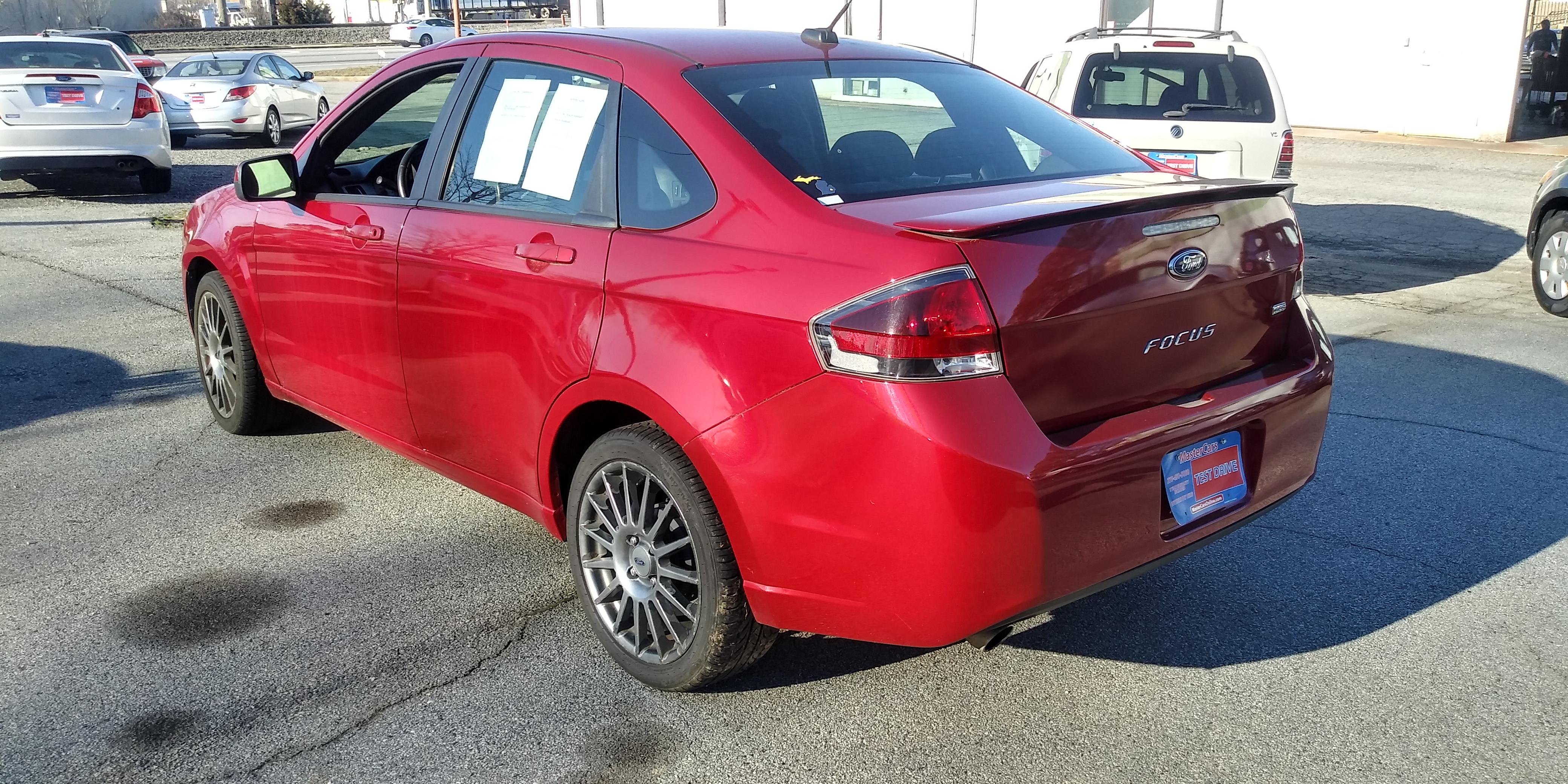 MASTERCARS AUTO GROUP INC. - Used vehicle - Sedan FORD FOCUS 2010