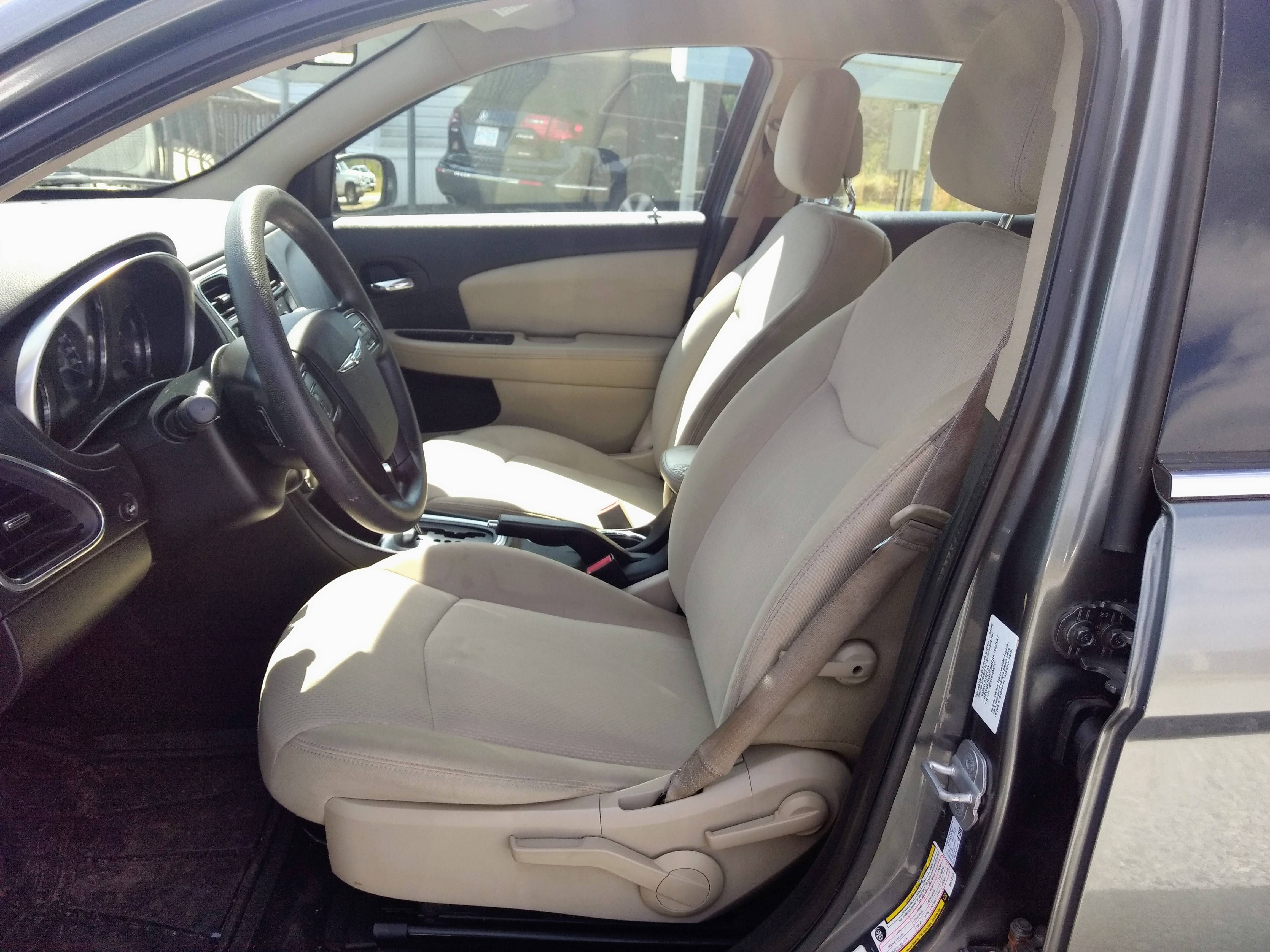 DUVALL OF FRANKLIN INC - Used vehicle - Sedan CHRYSLER 200 2012