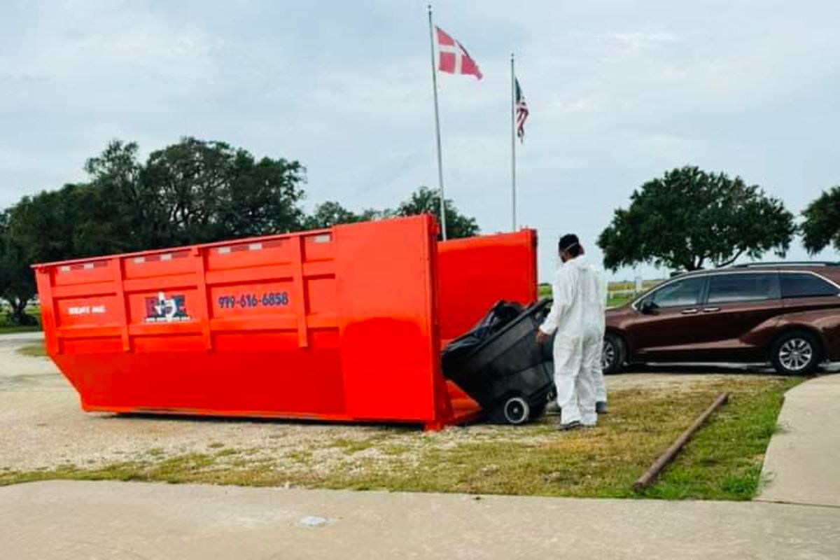 B&E Site Services - Dumpster Rental Service in Sargent TX