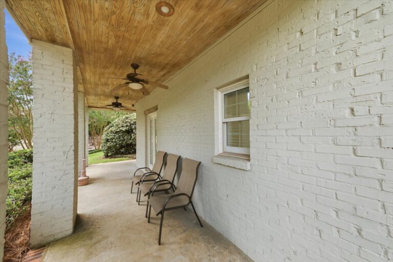 014-779 Avery Blvd N