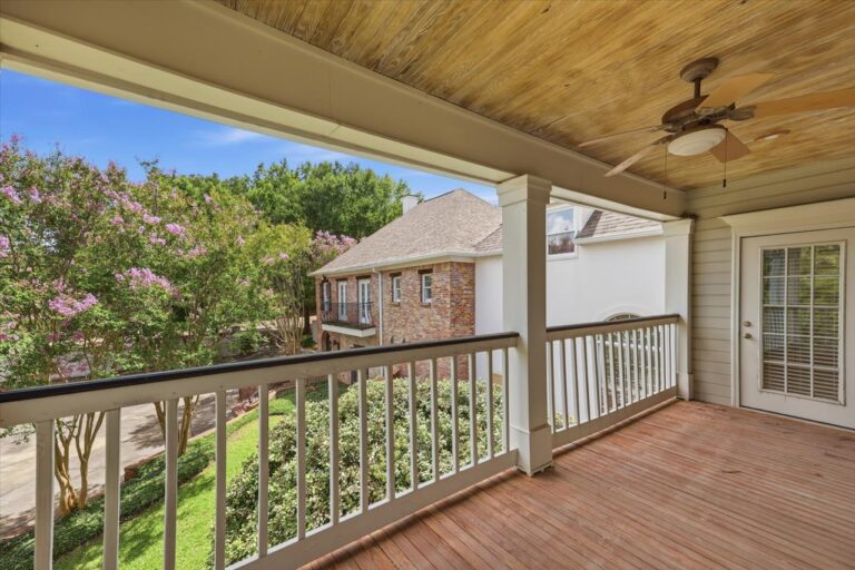 076-779 Avery Blvd N