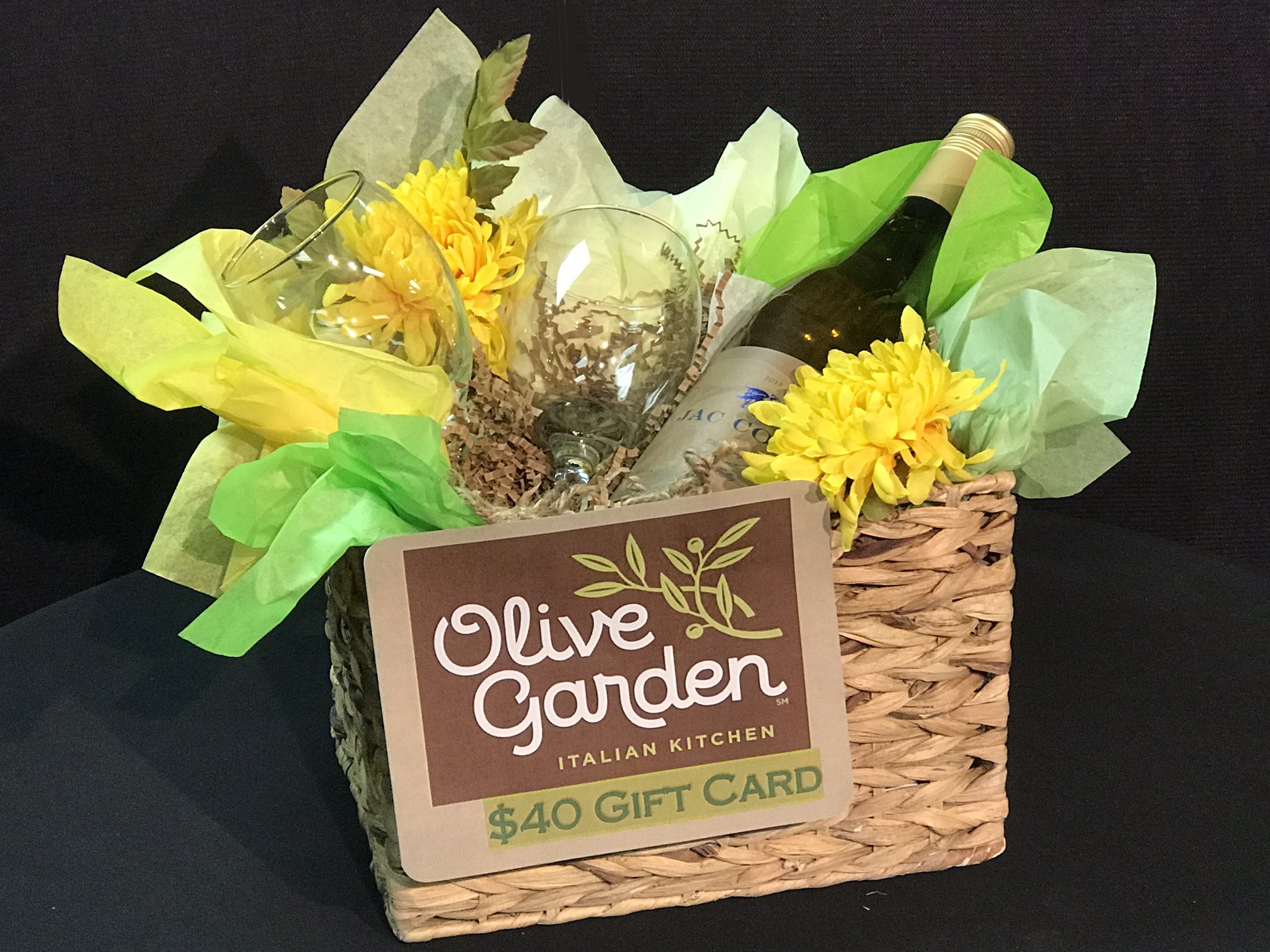garden gift basket wheelbarrow olive garden gift basket sweetheart charity auction garden gift basket wheelbarrow olive garden gift basket sweetheart charity auction