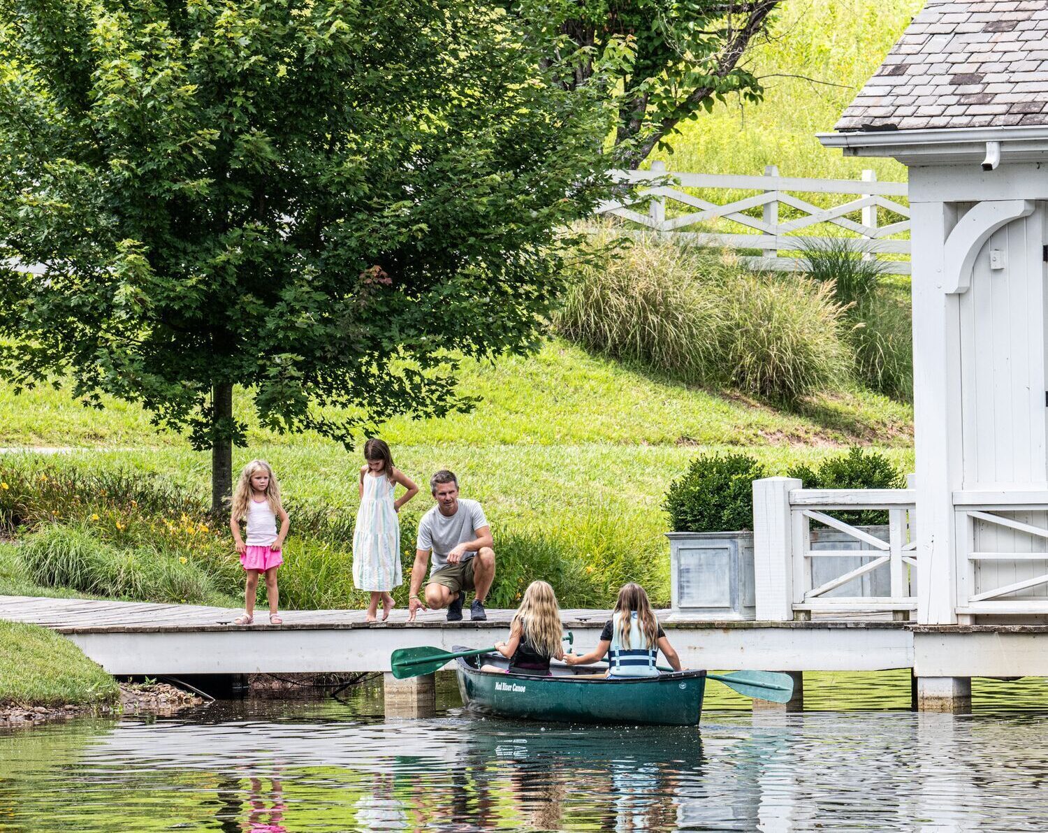 Family Canoeing on Old Walland Pond