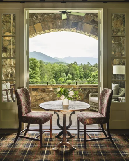 Blackberry 2025 Carriage House 0518641