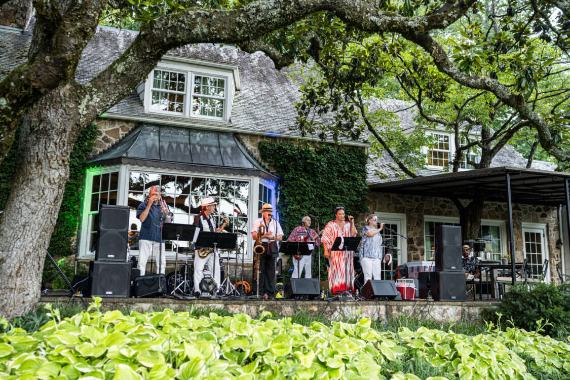 Band on Veranda