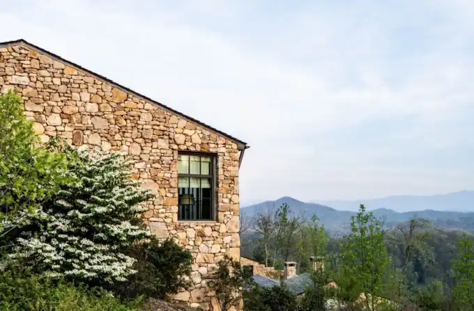 Web JPG BMTN 24 04 22 RAU SPRING 2898 1