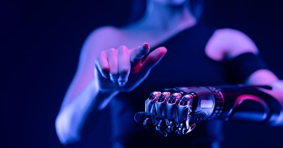 Cuándo tu IA debería derivar a una persona (y por qué eso también es soporte de calidad)