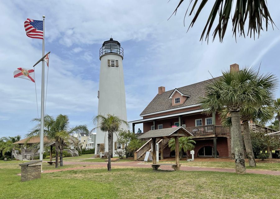 Ce phare de Floride offre les meilleures vues d'octobre au coucher du soleil.