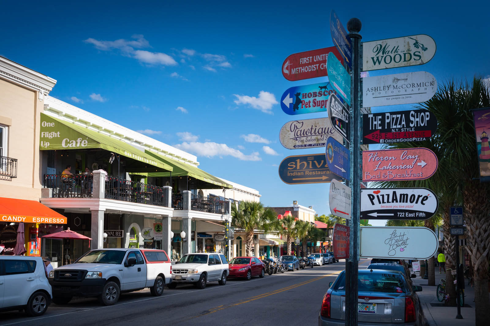 En ce temps des fêtes, visitez les villes de Mount Dora et Dunedin considérées comme les plus pittoresques « downtown »  de la Floride centrale.