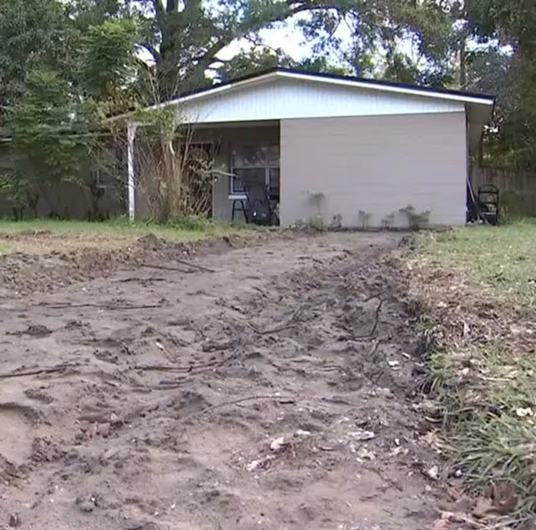 Une femme de Floride en vacance pour Noël s’est faite volée son entrée de cour en revêtement d’asphalte en plein jour et ce n’est pas la seule.
