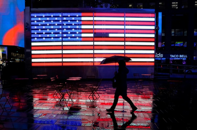 Vols annulés et retardés, les États-Unis sont frappés actuellement par des tempêtes hivernales meurtrières.