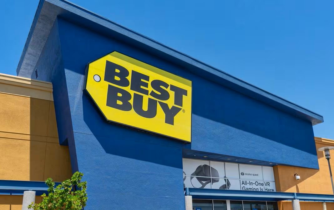 La Floride la Folie du Gun 4 personnes blessée dans un Best Buy à Plantation fréquenté par les Canadiens