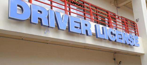 La Floride jettera les personnes transgenres en prison si elles tentent de modifier le sexe de leur permis de conduire.