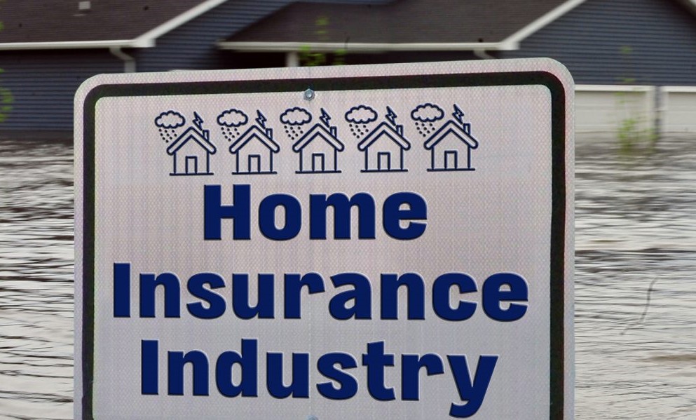 Chutes des prix en Floride des résidences,  les propriétaires de Floride n'ont nul choix que de baisser le prix en raison des assurances.