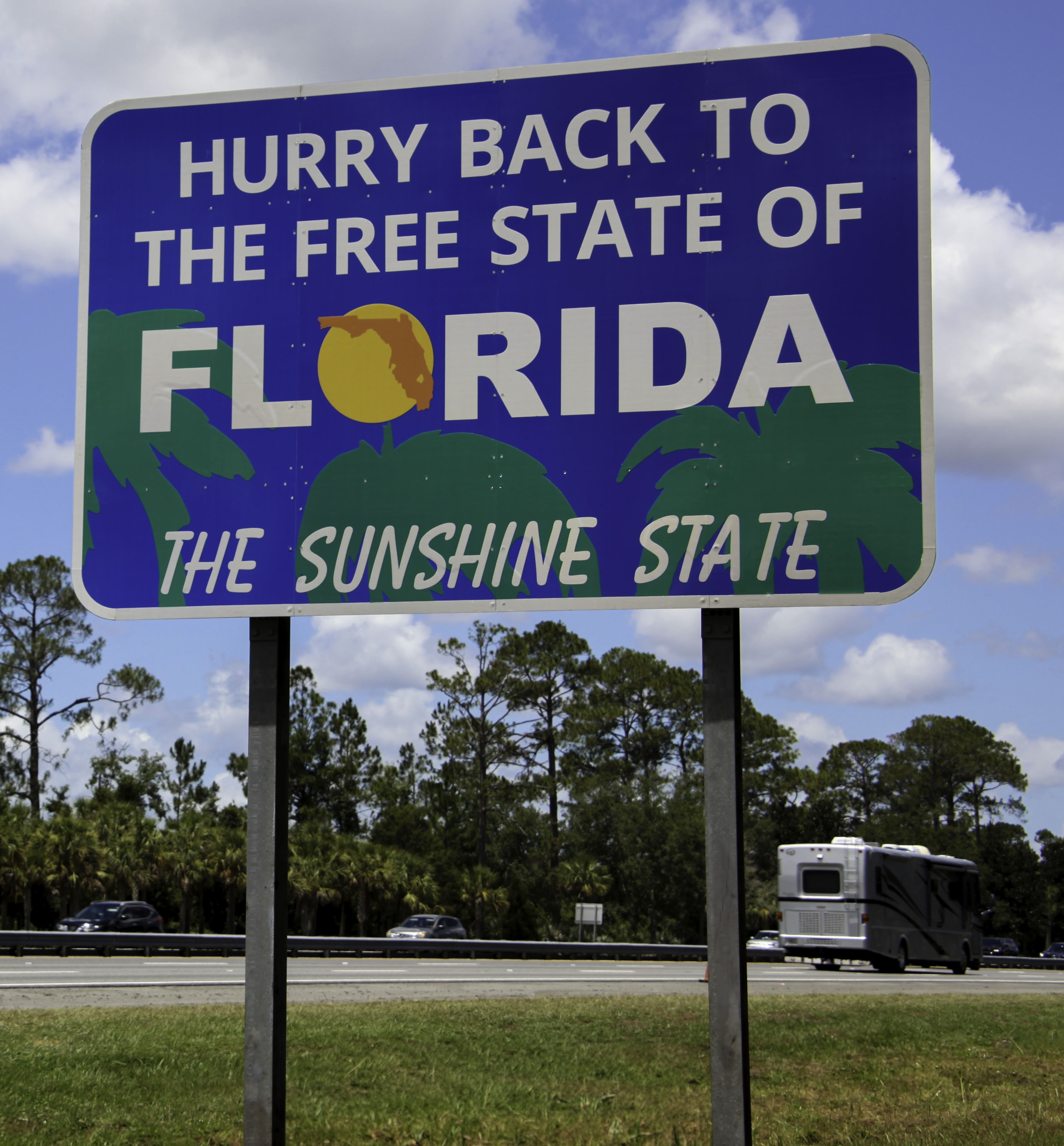 VIVE LA FLORIDE LIIIIBRE !!!! Le nouveau panneau portant désormais la mention - ÉTAT LIBRE DE FLORIDE-suscite une  grande controverse auprès des voyageurs