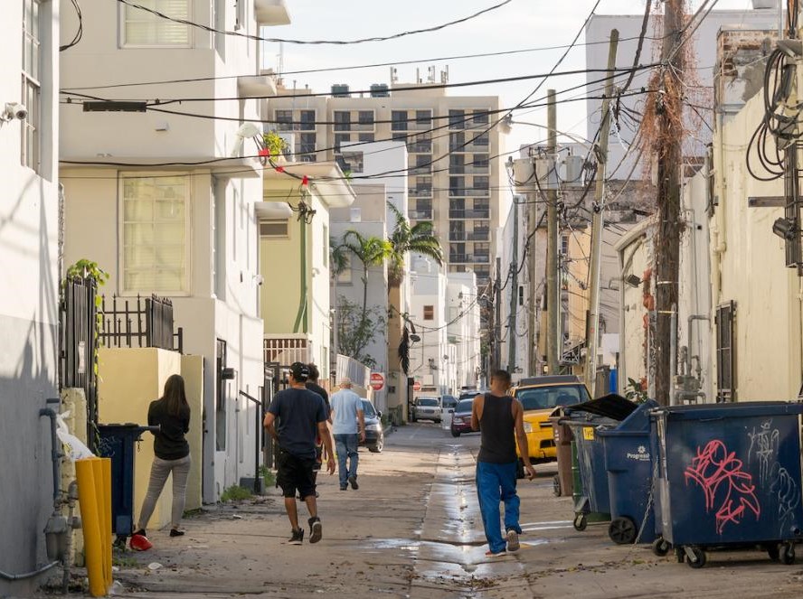 Selon un  rapport la moitié des ménages de Floride ont du mal à joindre les deux bouts. Raison : Les salaires pas assez hauts pour le coût de la vie.