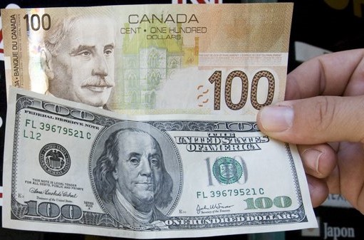 Les taux d'intérêt influence la valeur du dollar américain et canadien alors à choisir entre un dollar de socialiste libéral en baisse ou capitaliste conservateur en hausse. Que choisissez-vous pour aller aux  États-Unis ?