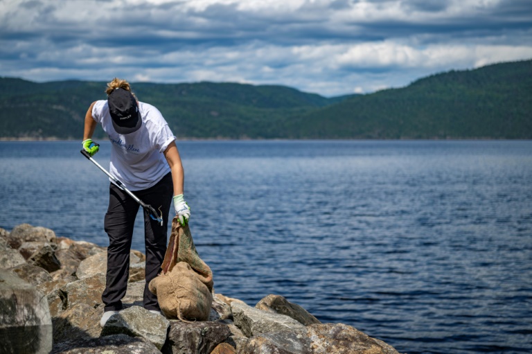 À la chasse du plastique dans un des joyaux protégés du Québec le fjord du Saguenay