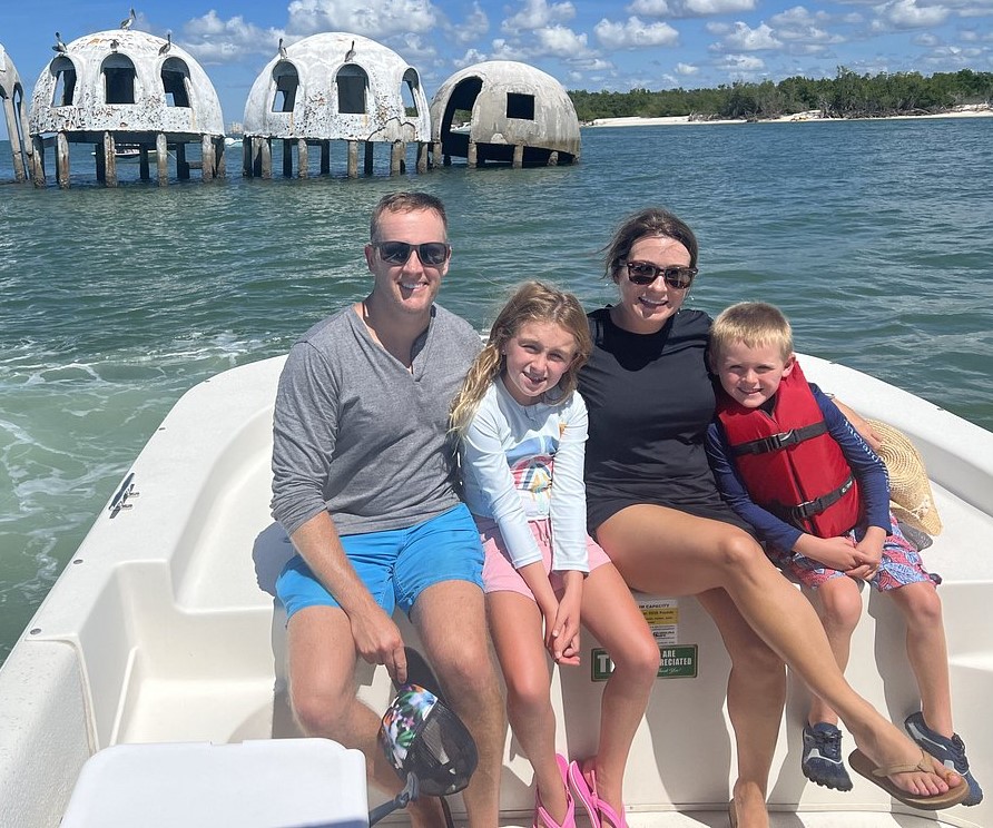 Devenez un chercheur de trésors en Floride à bord du Treasure Seekers Shell tours à Marco Island