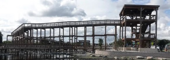 Entre Weston et Naples se dresse sur la I-75 une nouvelle grande tour d'observation au large de l'Alligator Alley en Floride ?