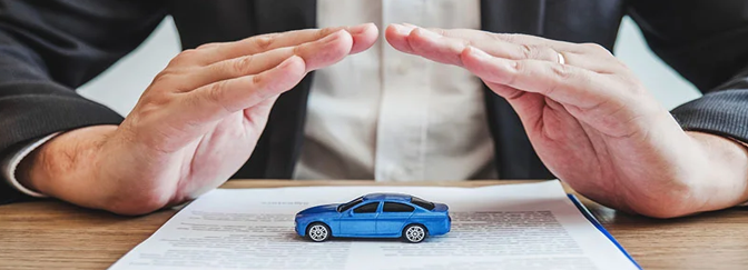 Assurance automobile en Floride : Pourquoi les experts recommandent plus qu'une simple couverture minimale.