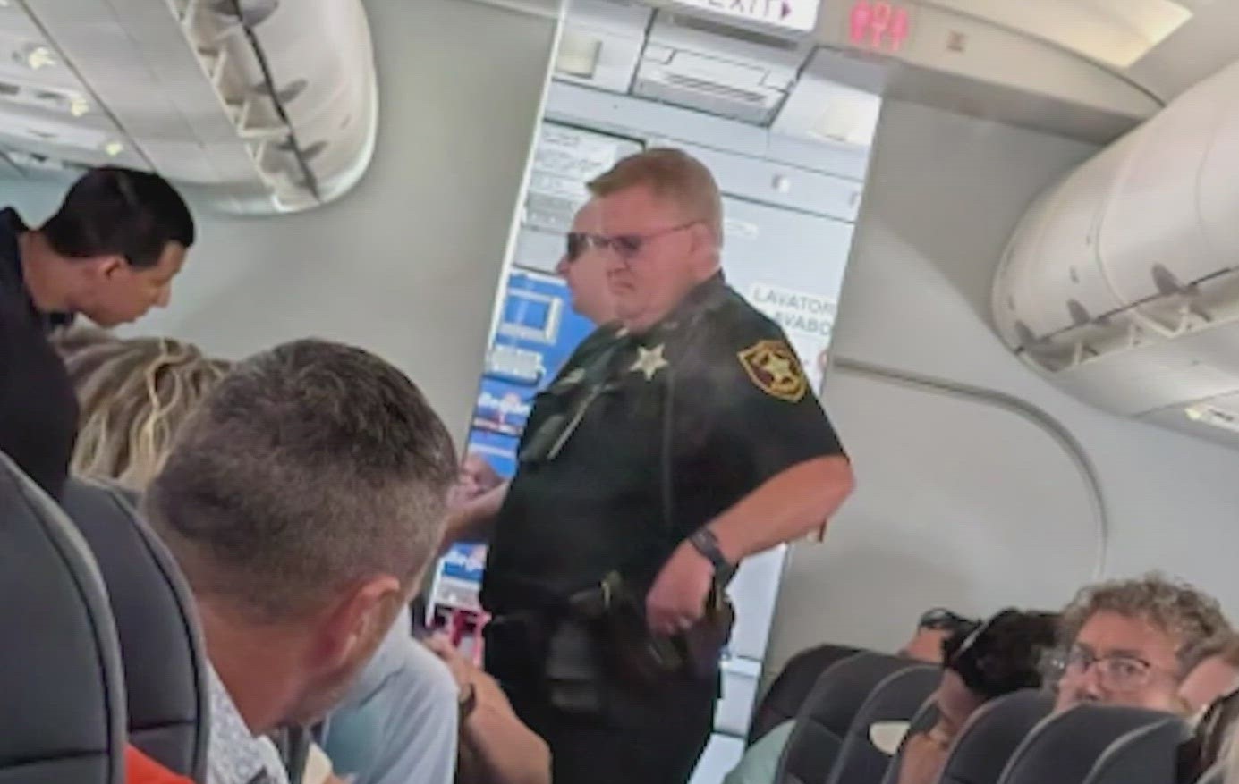 Une alerte à la bombe ! Un vol d'Allegiant Air a dû atterrir d'urgence à l'aéroport de Floride