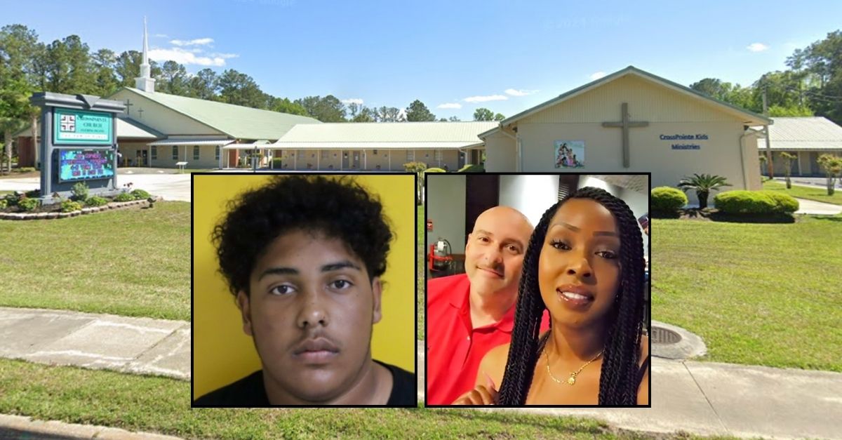 Un adolescent de 14 ans accusé d'avoir tué son père et sa mère demande de prier pour lui.