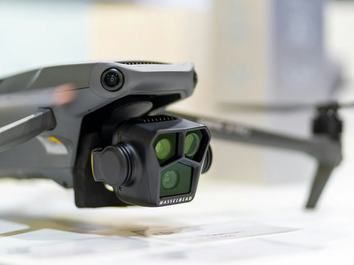 Expulsé des États-Unis, un Canadien avoue avoir espionné une base américaine à l'aide d'un drone mais pour le compte de qui ?