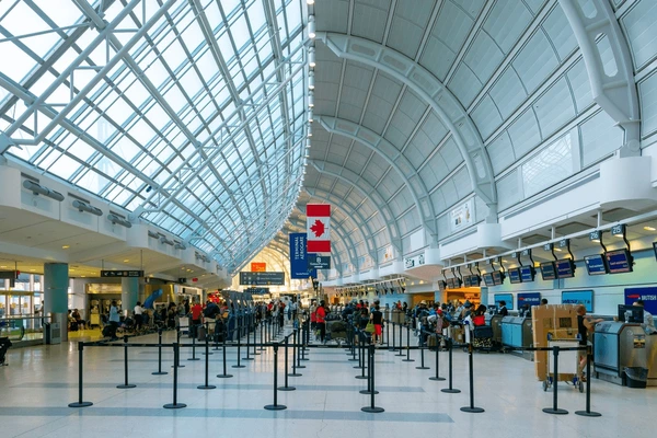 Voici les meilleurs aéroports des États-Unis et du Canada, classés dans un nouveau rapport et voici où Montréal se situe.