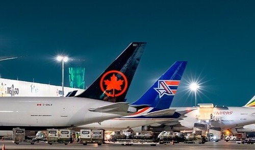 Certains Canadiens seront privés de liaison entre les deux pays car l'administration Trump annule 13 liaisons aériennes entre le Mexique et les Etats-Unis.