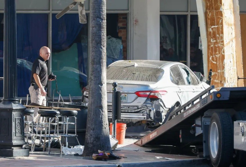 Un fou du volant tue 4 personnes et en blesse 13 autres en Floride