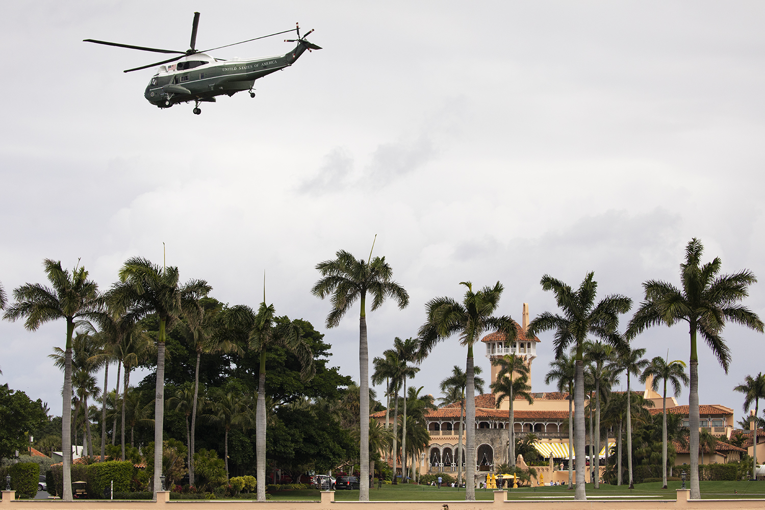 En raison du bruit et de la vibration, les vols de basse altitude autour de Mar-a-Lago causent des maux de tête
