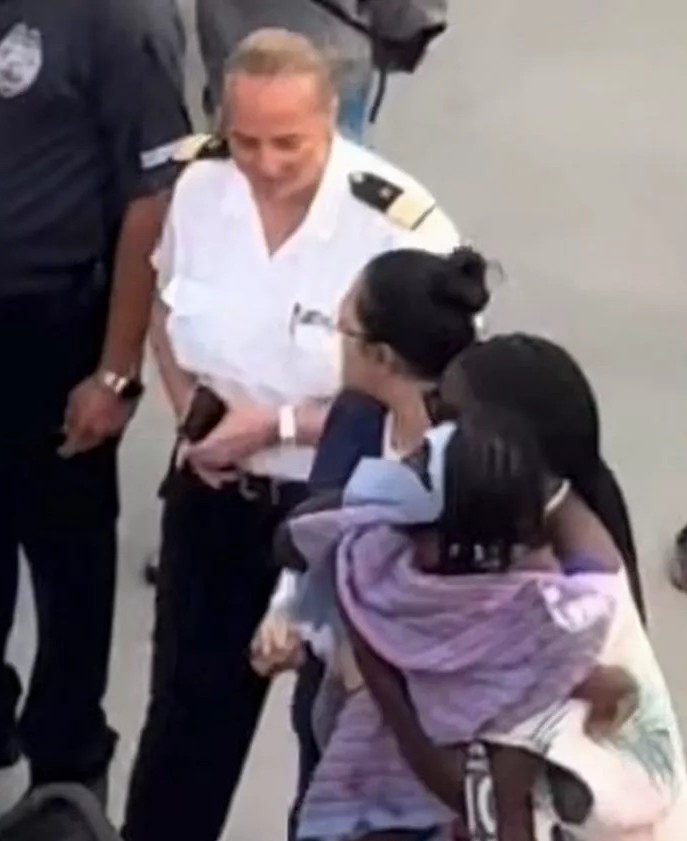 Une mère héroïque saute du bateau croisière pour sauver sa fille de 4 ans tombée à l’eau.