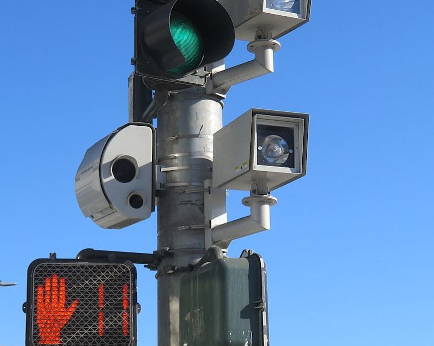 UN ATTRAPE TOURISTE : Un juge du sud de la Floride s'est prononcé contre une loi relative aux contraventions radar par caméra aux feux rouges. UN ATTRAPE TOURISTE : Un juge du sud de la Floride s'est prononcé contre une loi relative aux contraventions radar par caméra aux feux rouges.