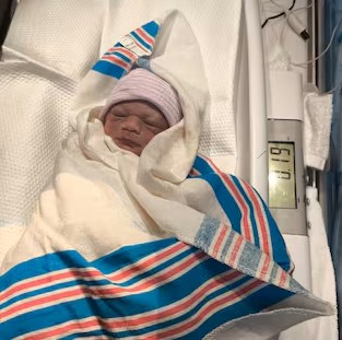 Un petit bébé canadien naissant est devenu selon la loi « Américain » et ce malgré lui Un petit bébé canadien naissant est devenu selon la loi « Américain » et ce malgré lui