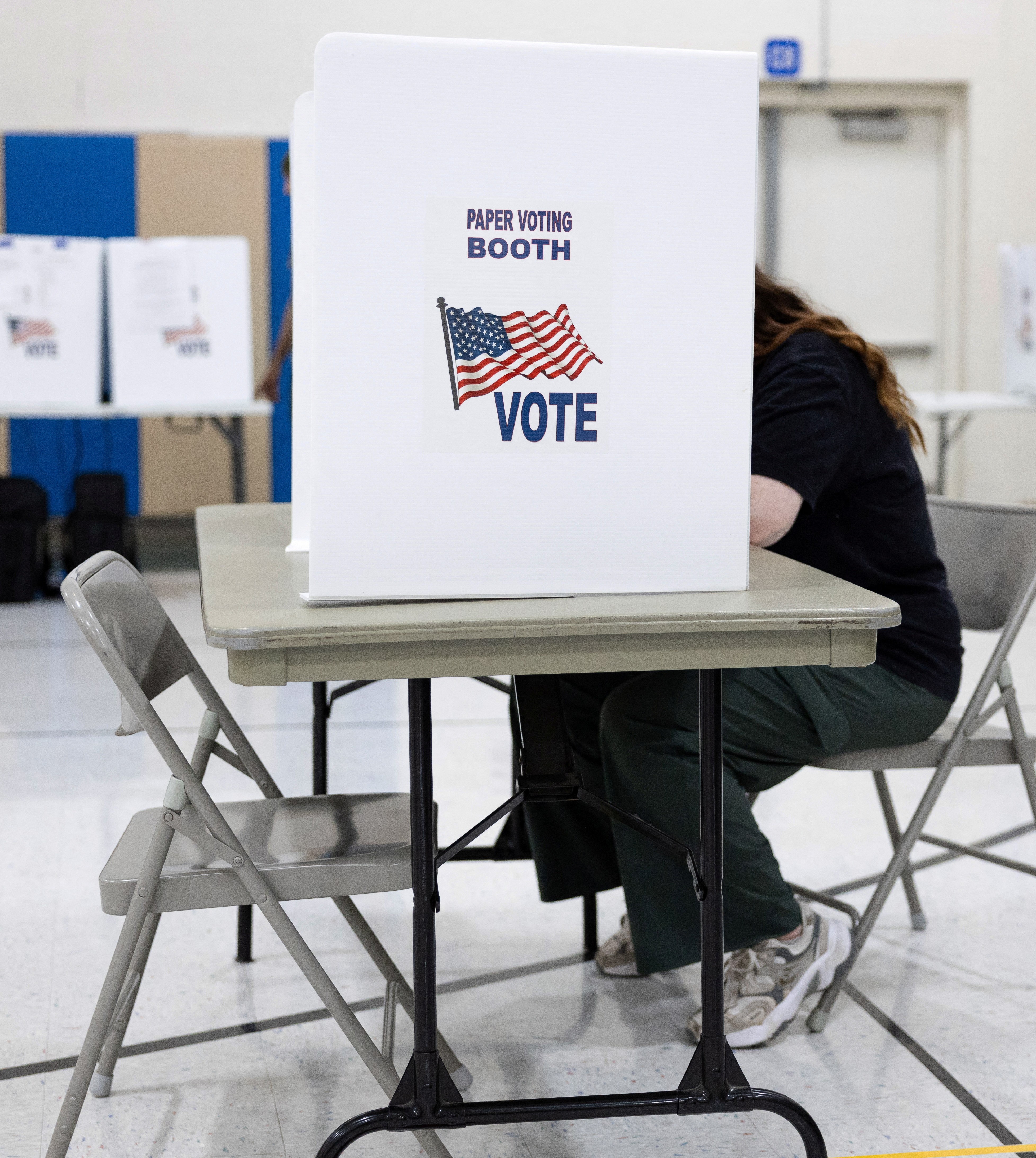 Christiane Vinette : une canadienne illégale aux États-Unis est accusée d'avoir voté lors des trois dernières élections américaines. Christiane Vinette : une canadienne illégale aux États-Unis est accusée d'avoir voté lors des trois dernières élections américaines.
