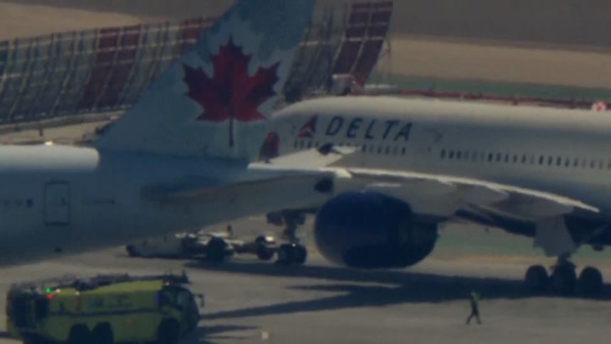 Air Canada confirment officiellement une autre collision à l'aéroport Los Angeles, Ça tourne mal actuellement dans les tours de contrôle aux États-Unis.