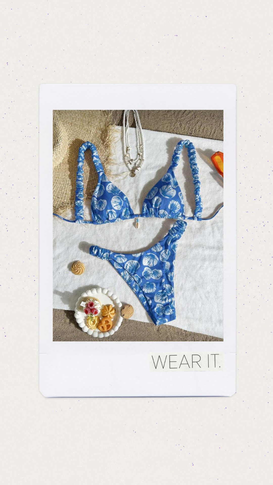 Bikini con estampado de conchas color celeste