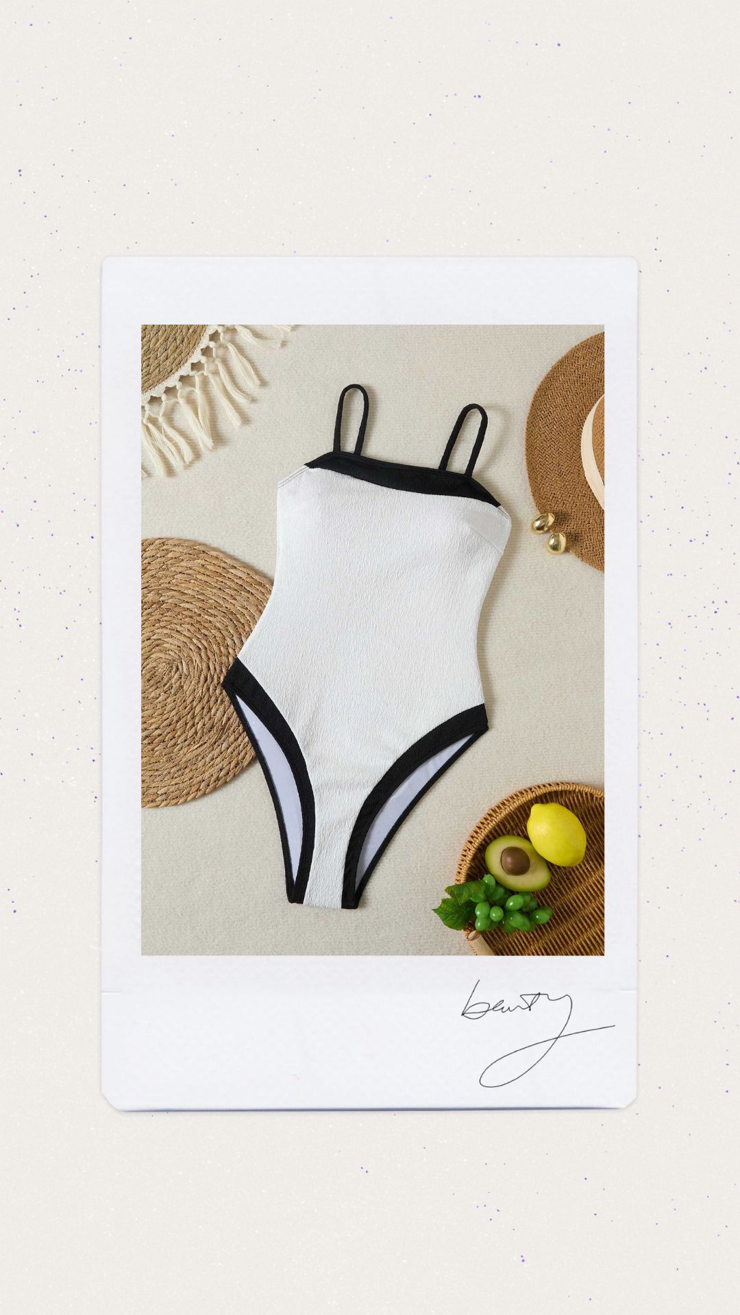 Una pieza color blanco con bordes negro con textura