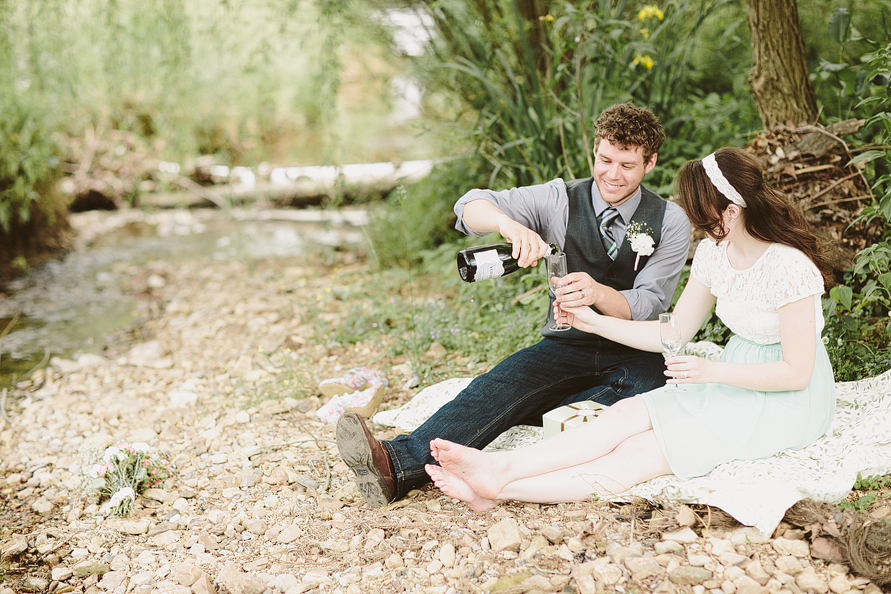 picnic-by-the-creek